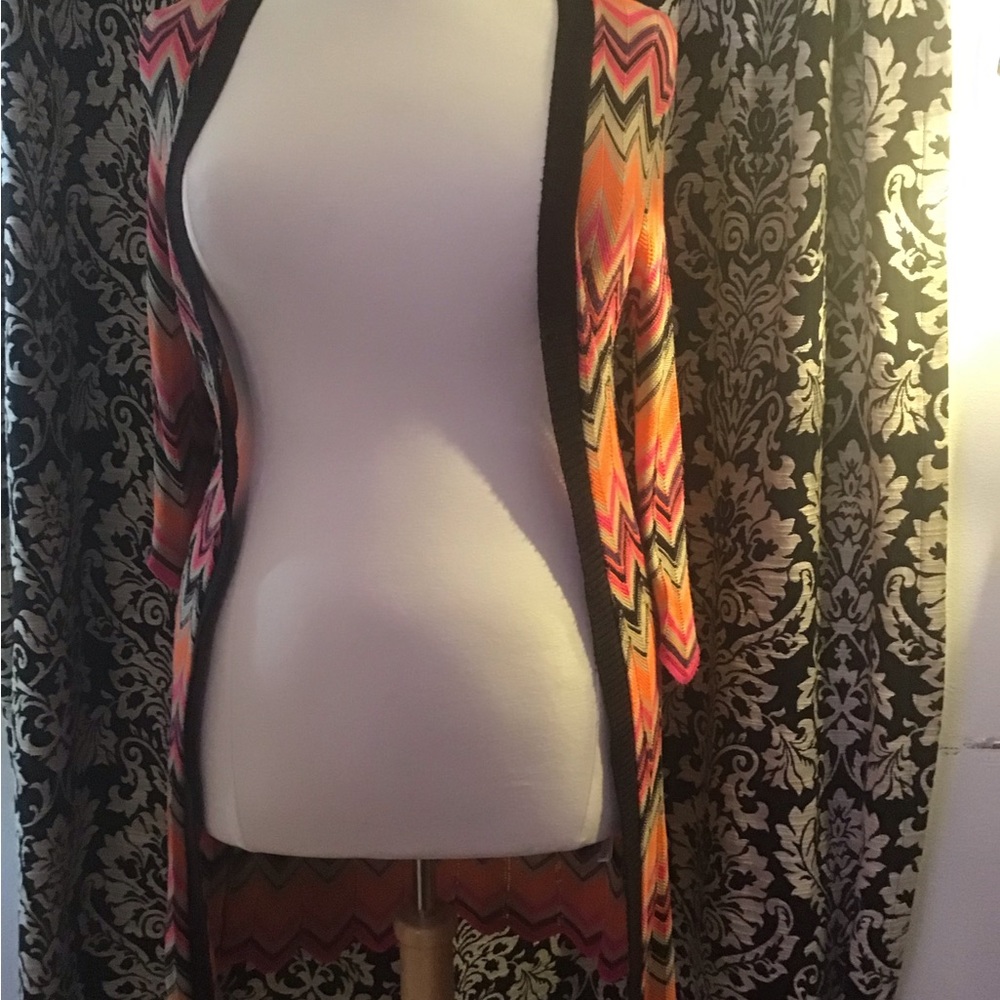Shrug Multiple color Fall knit wear women size Small but will fit large 🤗❣️